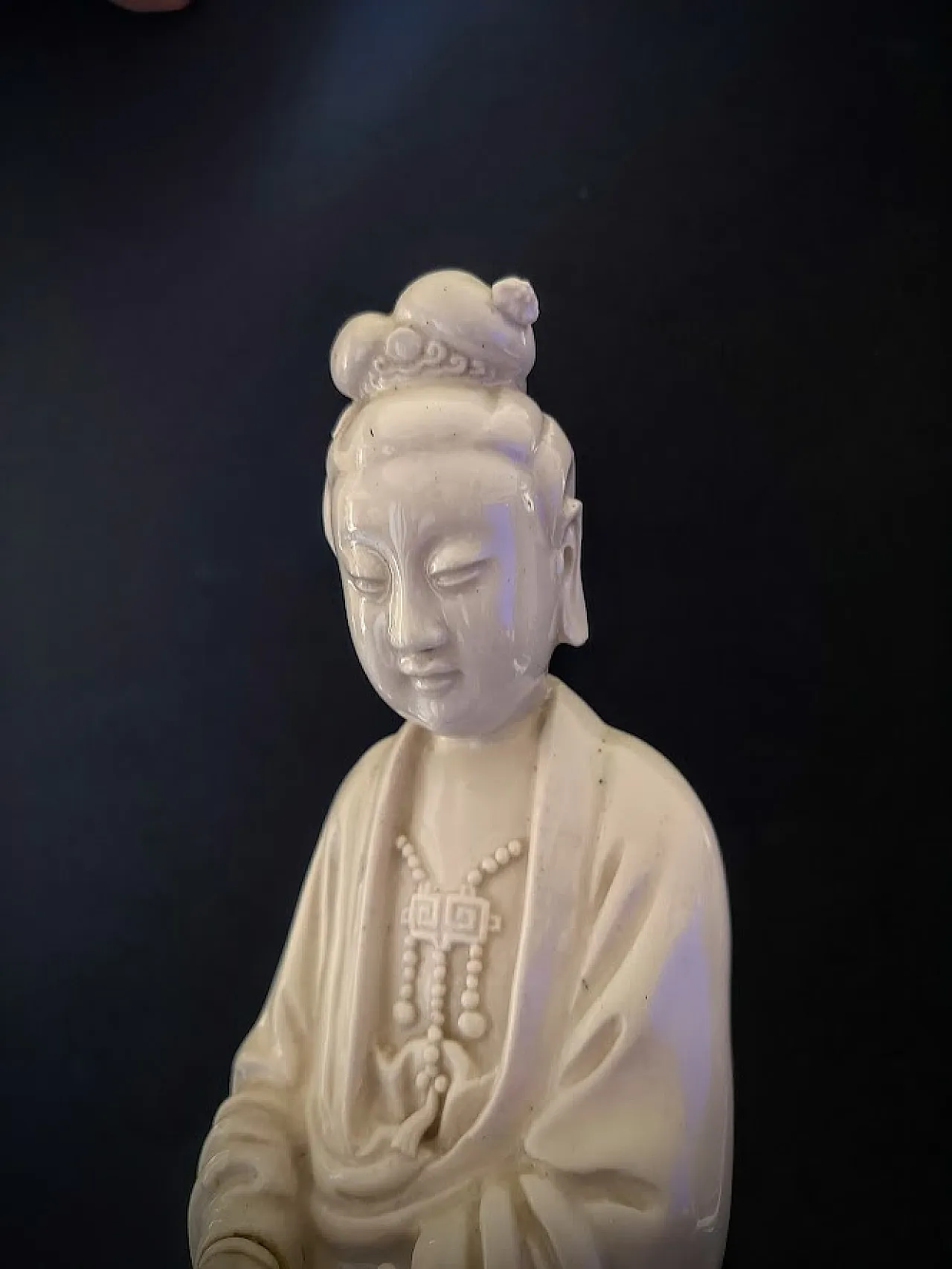 Figurina di Guanyin in porcellana Blanc de Chine, '800 2
