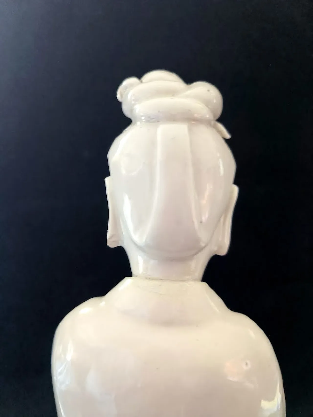 Figurina di Guanyin in porcellana Blanc de Chine, '800 13