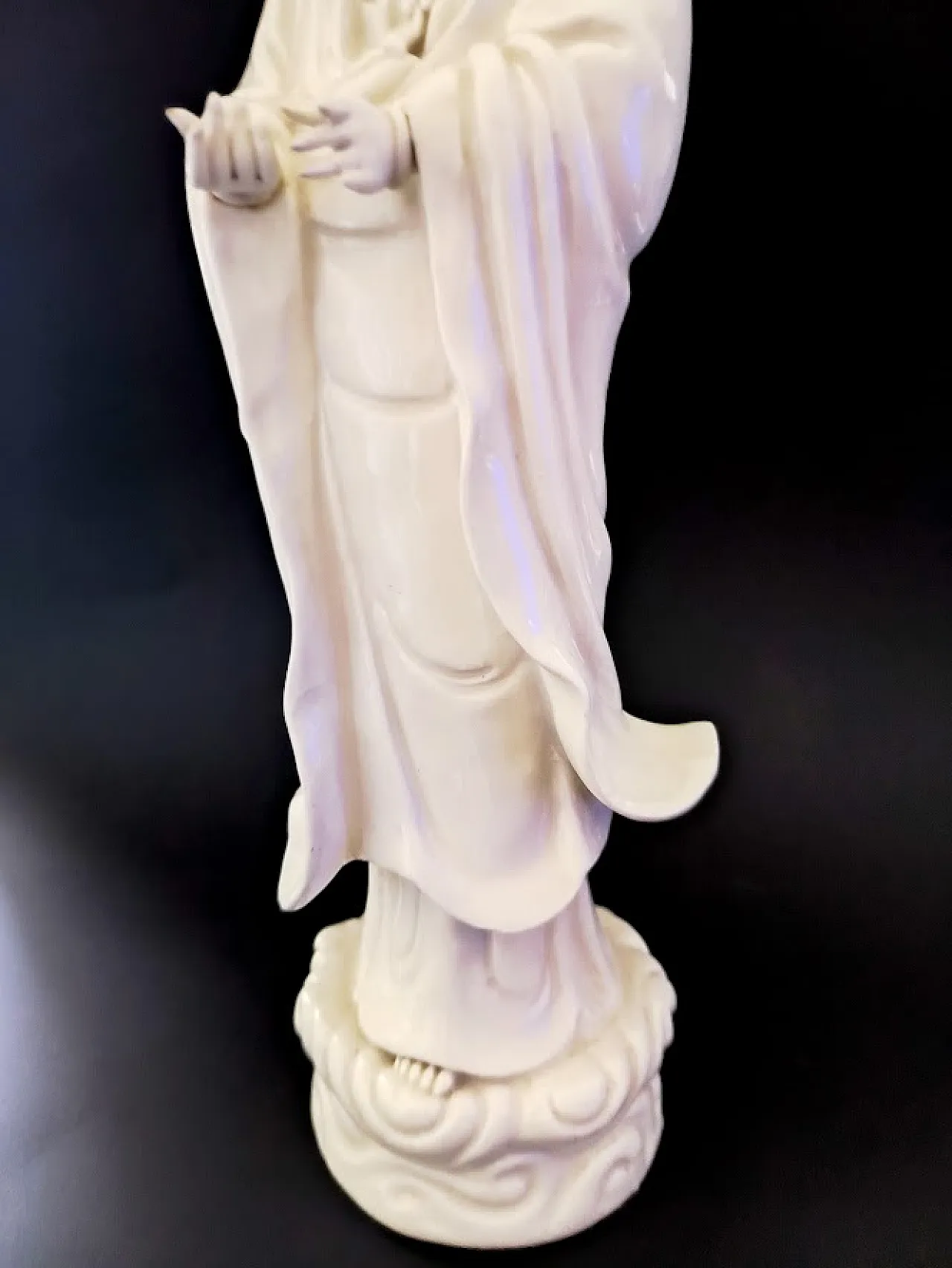 Figurina di Guanyin in porcellana Blanc de Chine, '800 17