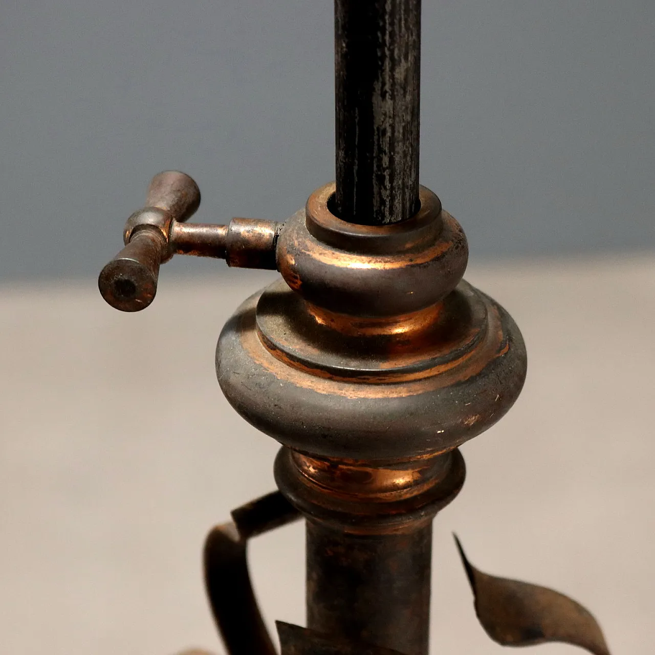 Wrought iron torch holder, 19th century 5