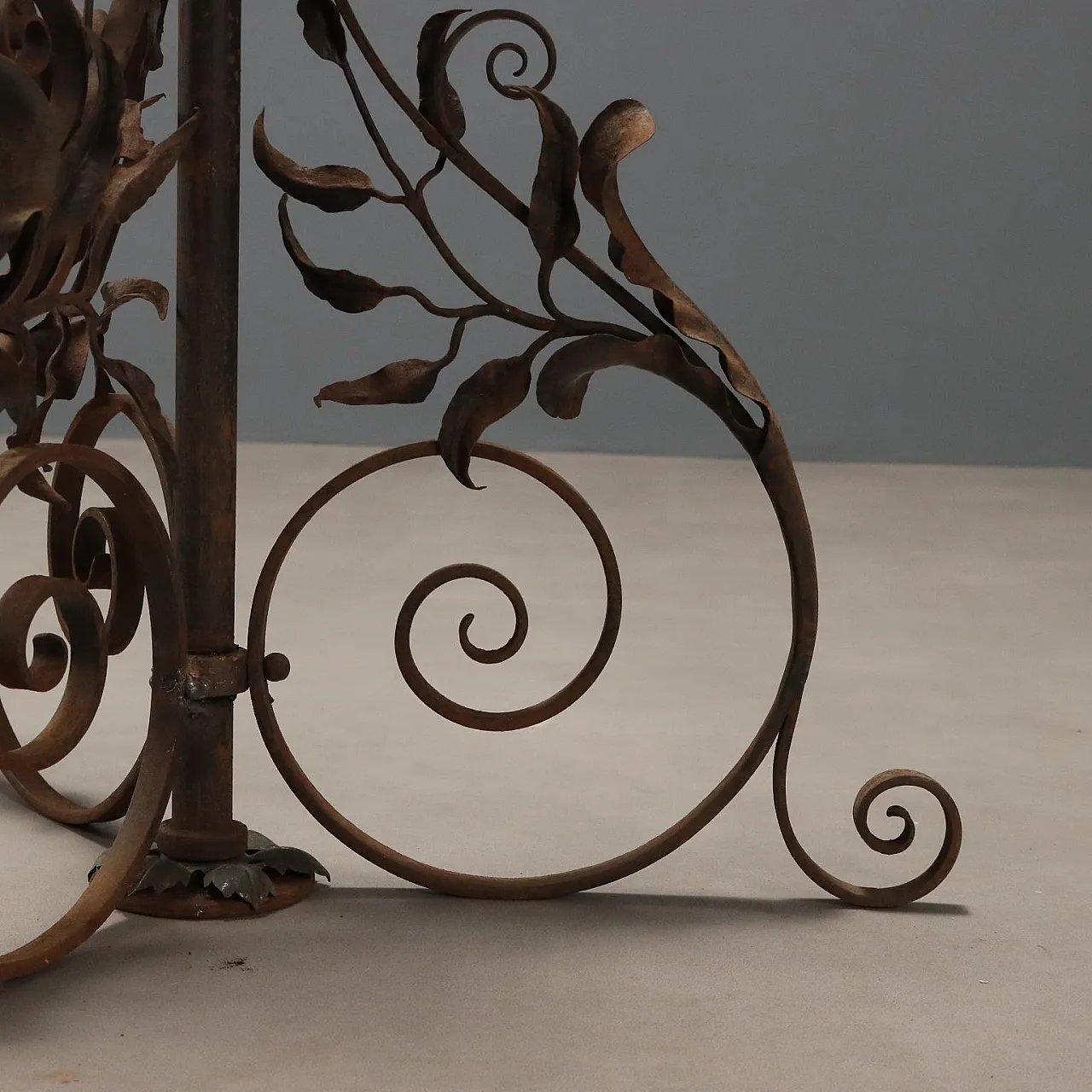 Wrought iron torch holder, 19th century 7