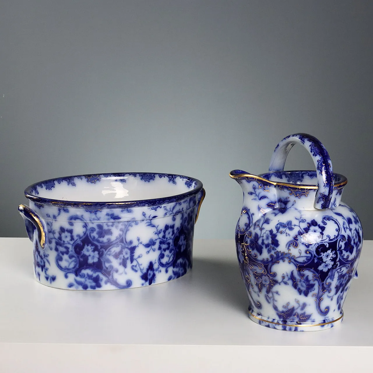 Brocca con catino flow blue in porcellana, '800 1
