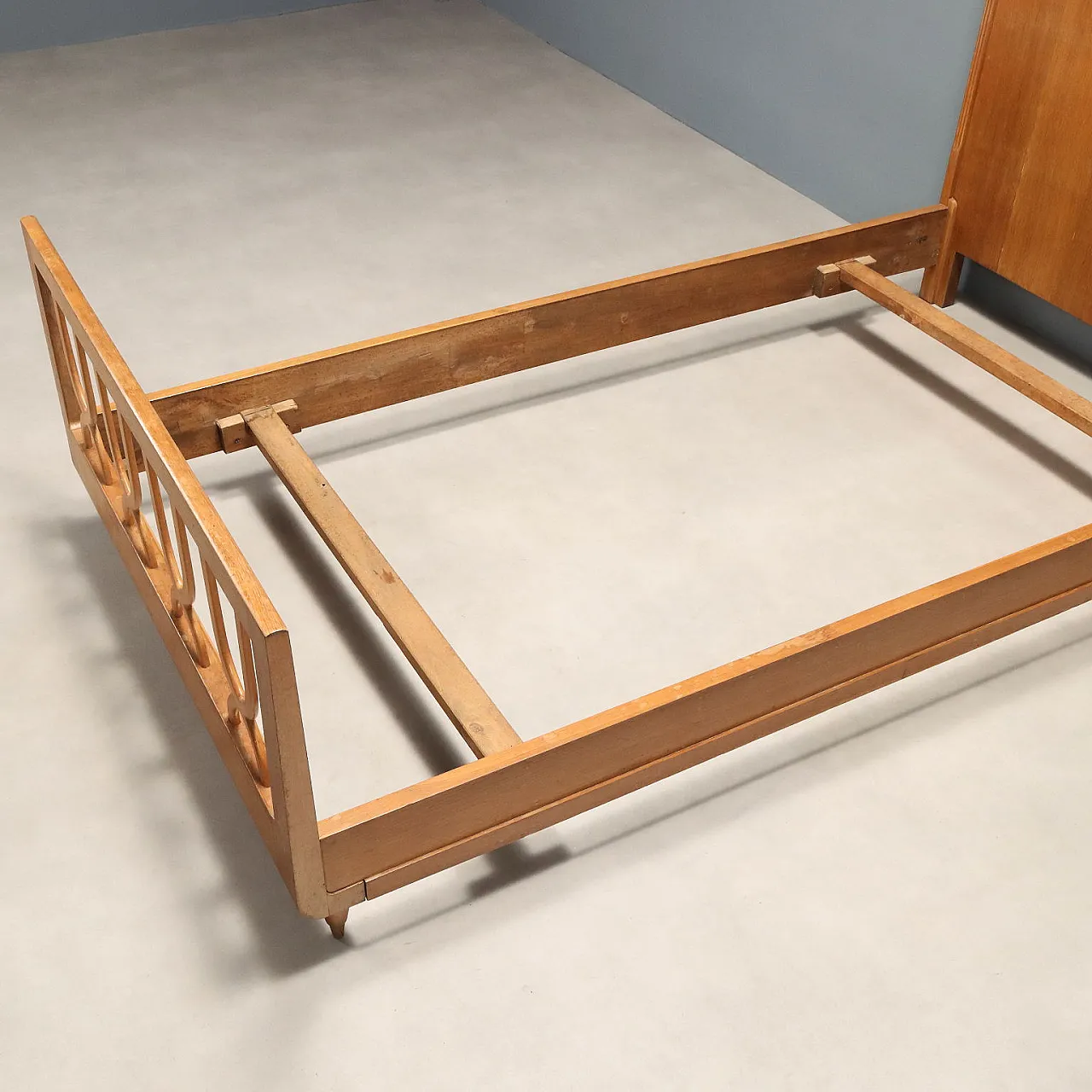 Single bed in beech veneer, 1950s 7