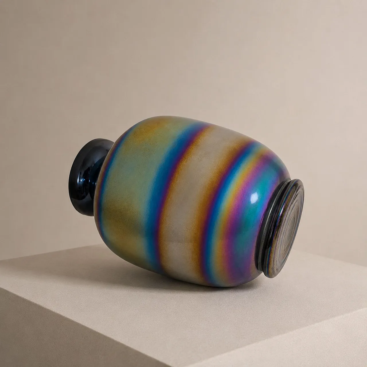 Vaso italiano anni ’70 in vetro olografico iridescente stile Venini 6