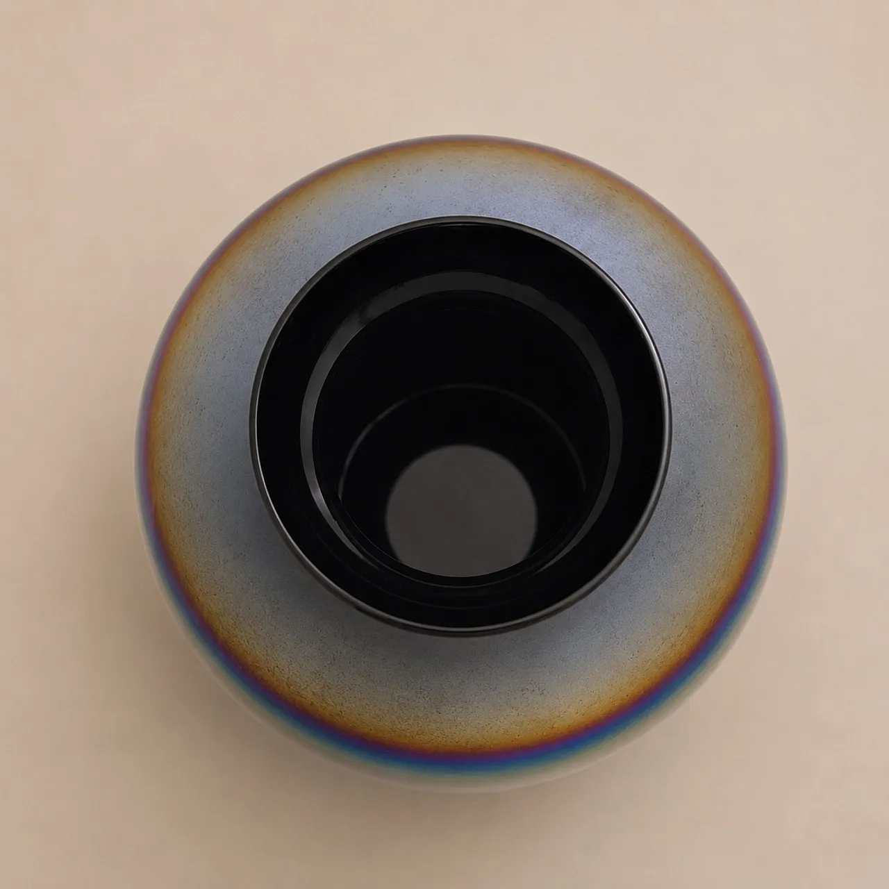 Vaso italiano anni ’70 in vetro olografico iridescente stile Venini 8