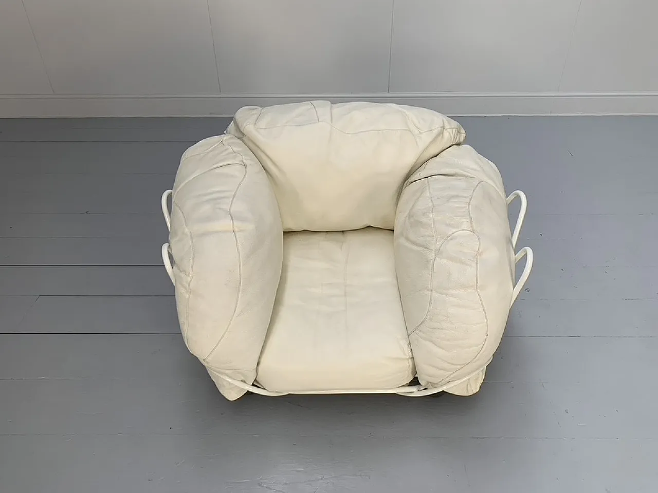 Poltroncina Edra Corbeille – In pelle bianco avorio 7