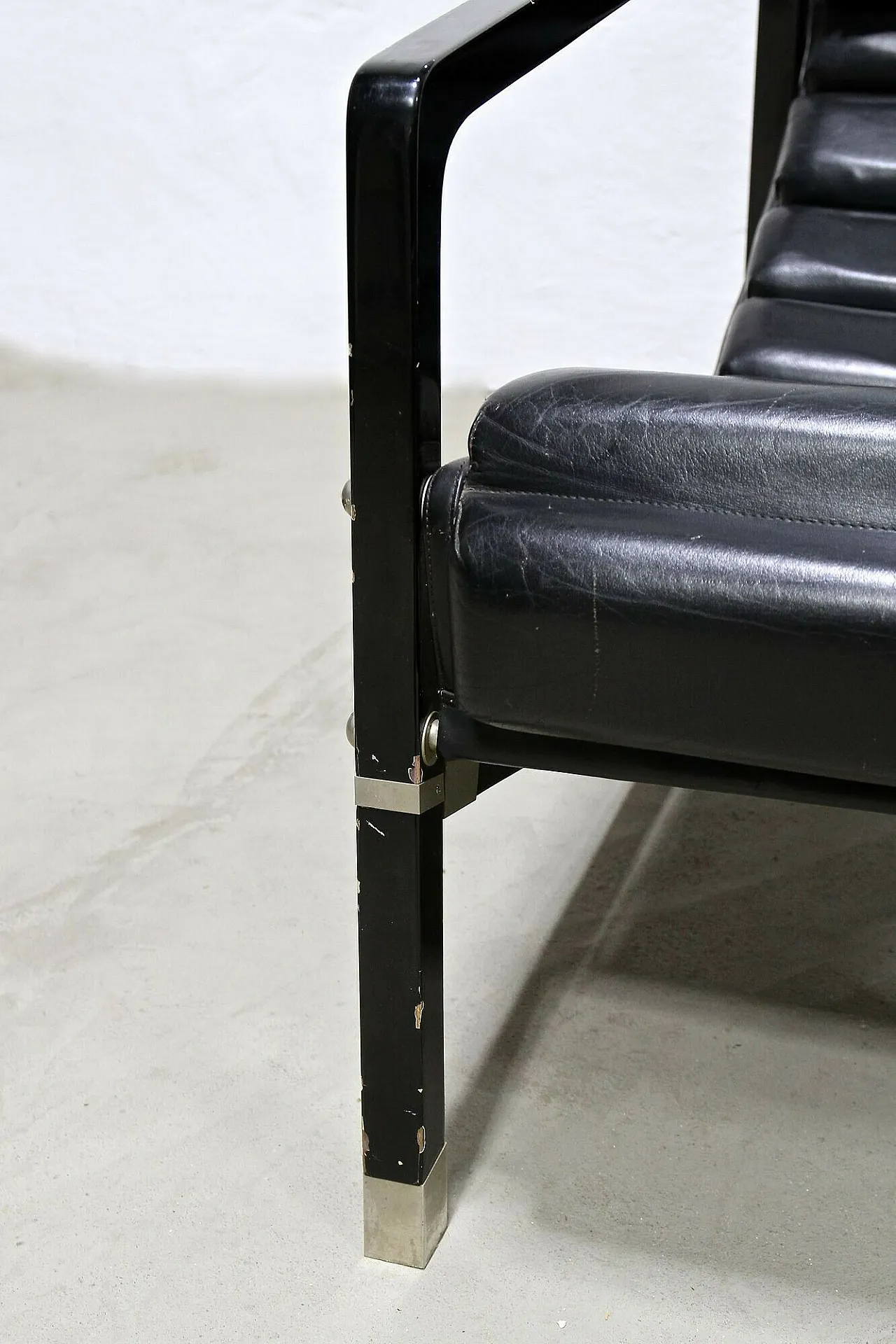 Chaise longue in pelle nera di Eileen Gray, Francia, 1927 2