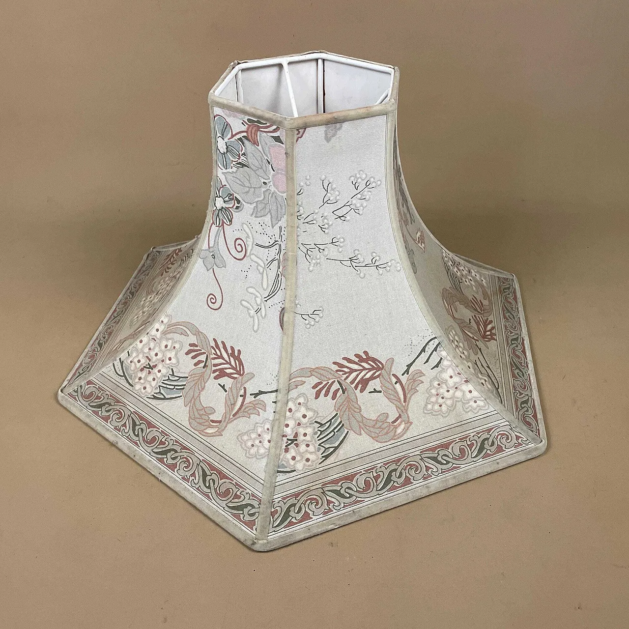 Lampada da terra modello impero chiaro paralume rosa ornato 1