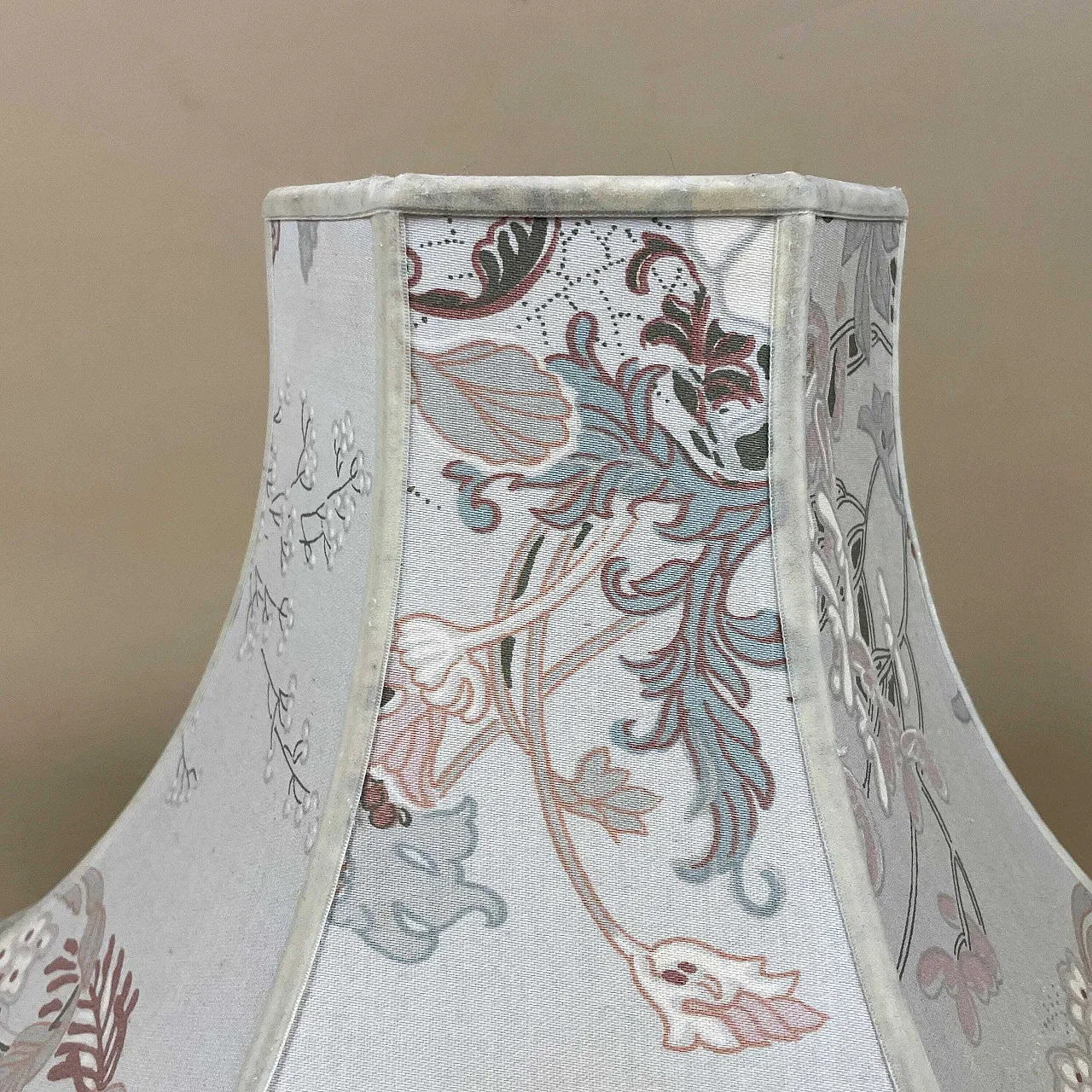 Lampada da terra modello impero chiaro paralume rosa ornato 4
