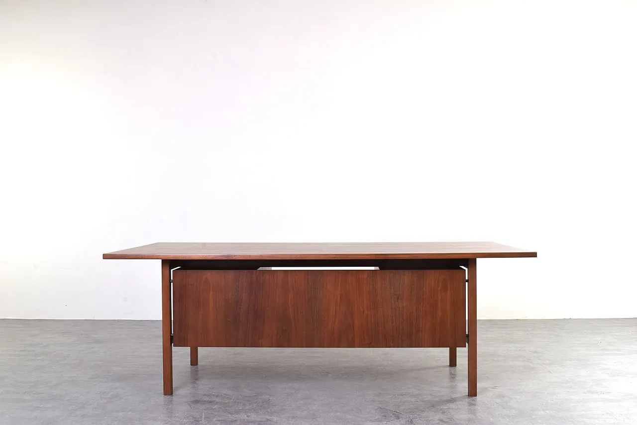 Mid-Century Large American Walnut Executive Desk 4