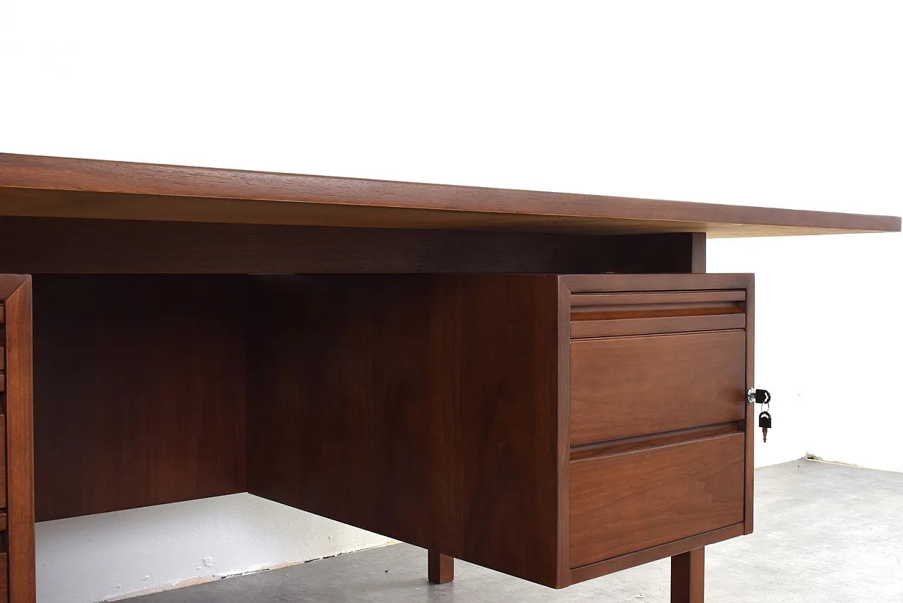 Mid-Century Large American Walnut Executive Desk 10