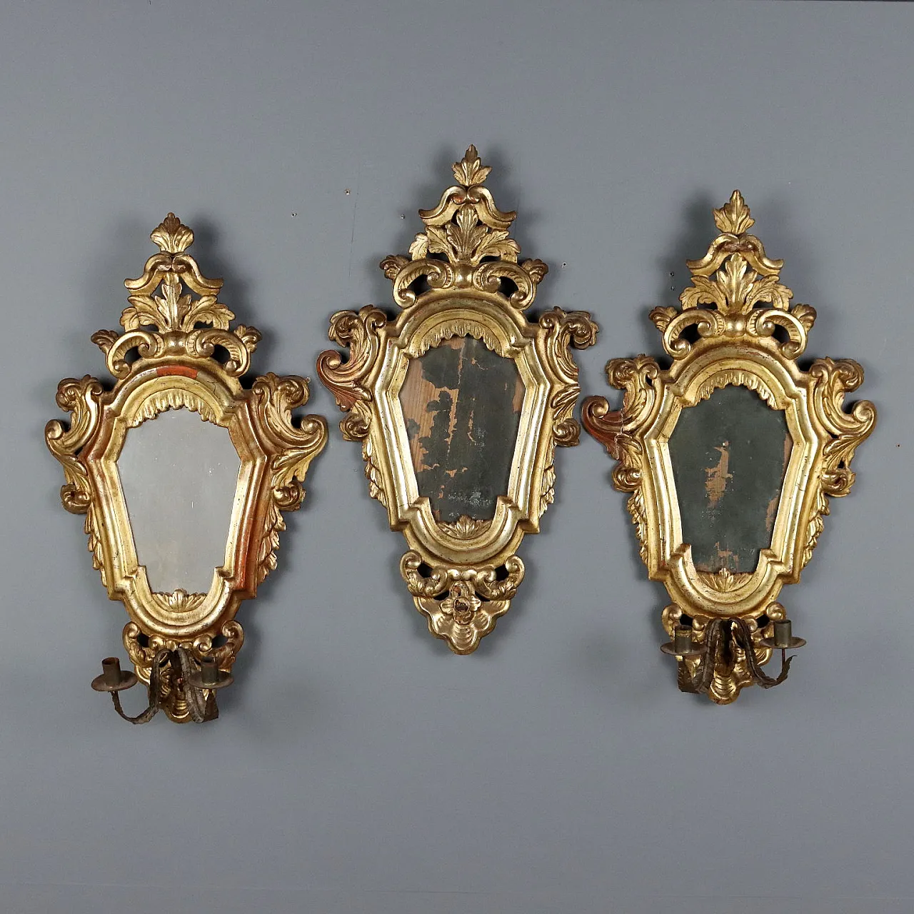 3 Fans in carved and mecca-gilded wood, 18th century 1