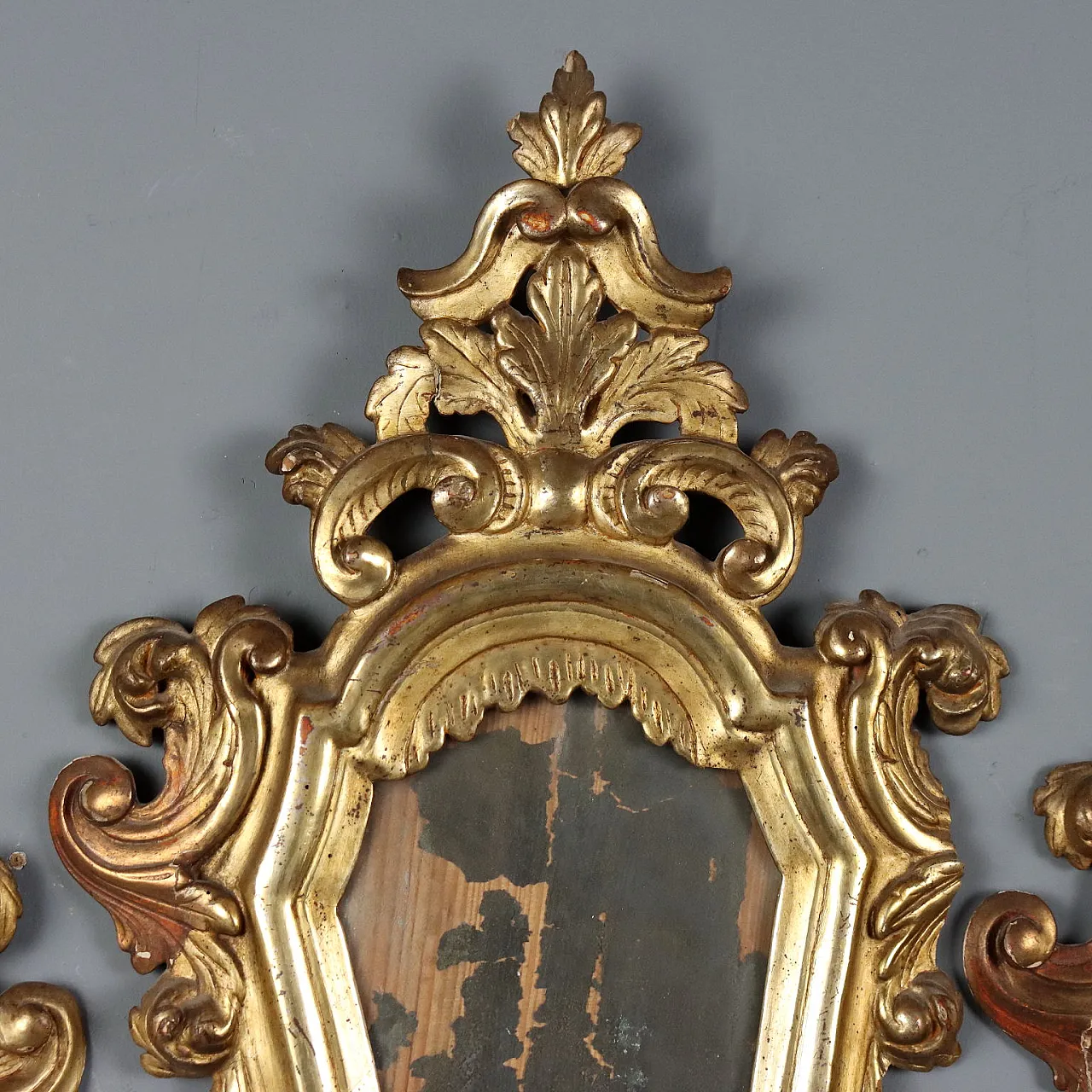 3 Fans in carved and mecca-gilded wood, 18th century 3