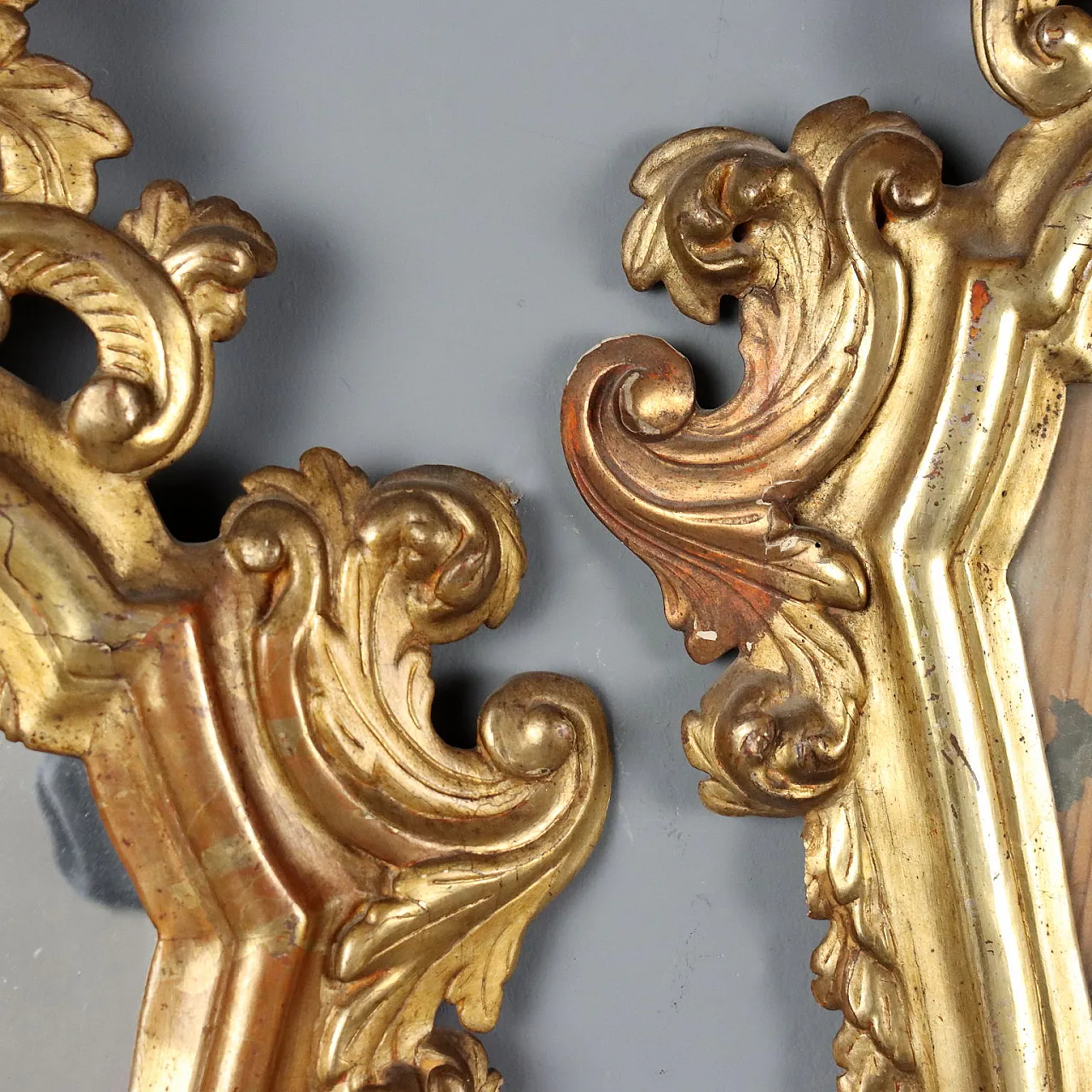 3 Fans in carved and mecca-gilded wood, 18th century 5