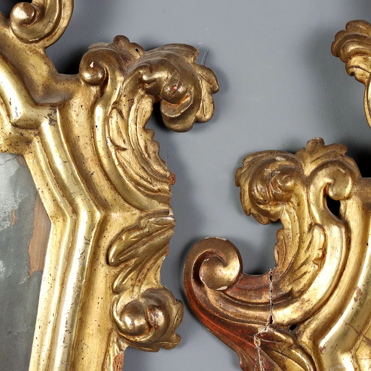 3 Fans in carved and mecca-gilded wood, 18th century 6