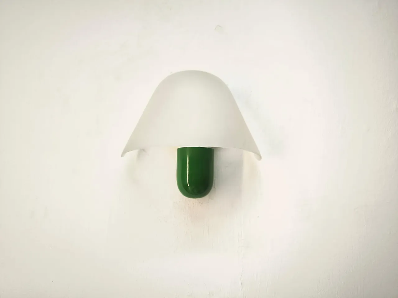 Lampada da parete verde di VeArt, anni '80 1