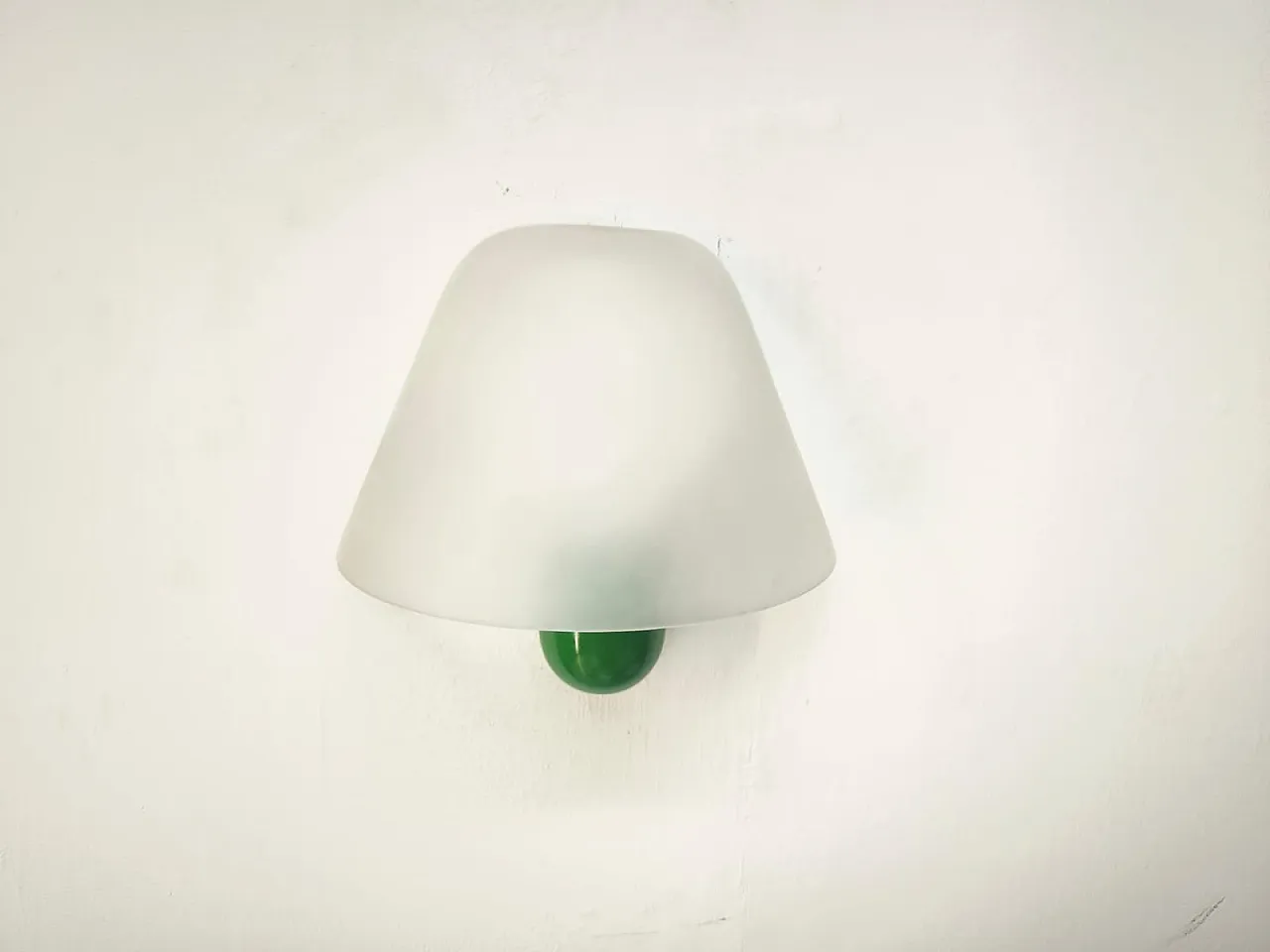 Lampada da parete verde di VeArt, anni '80 3