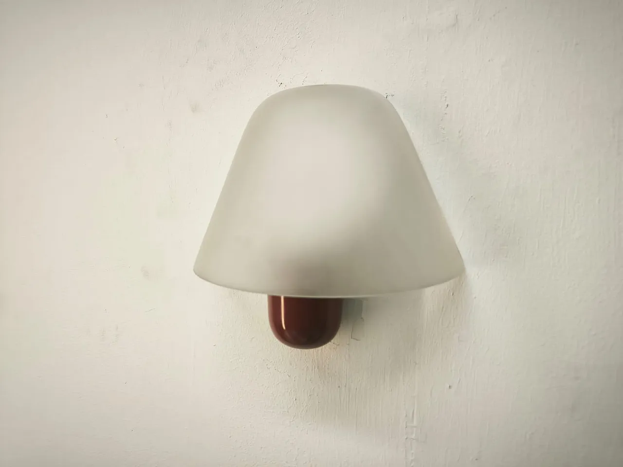 Lampada da parete rossa di Veart, anni '80 2