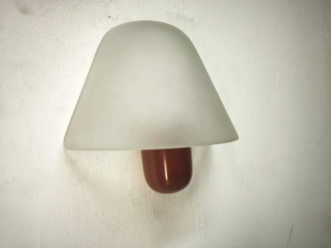 Lampada da parete rossa di Veart, anni '80 4