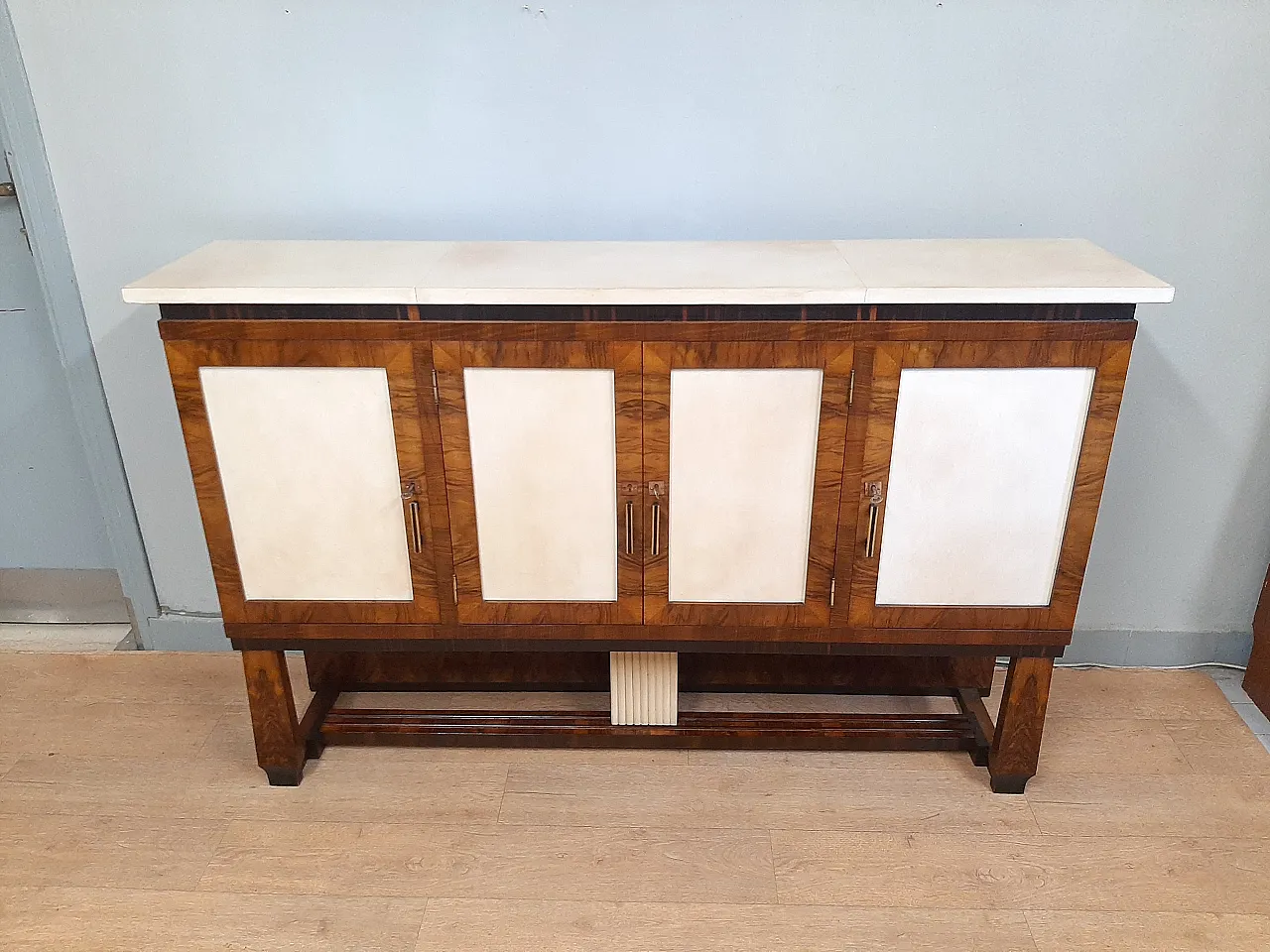 Credenza mobile alto art deco in radica di noce,ebano e pergamena 1940 1