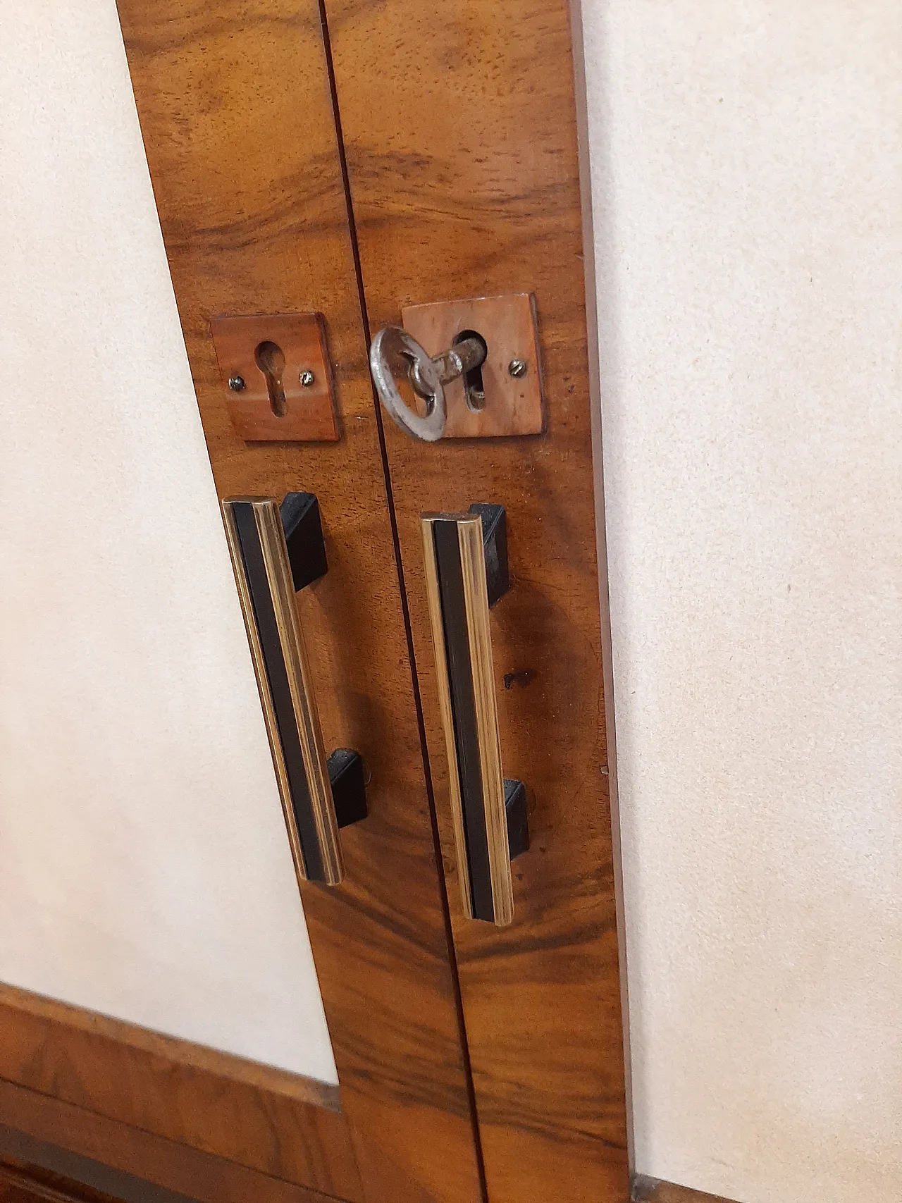 Credenza mobile alto art deco in radica di noce,ebano e pergamena 1940 5
