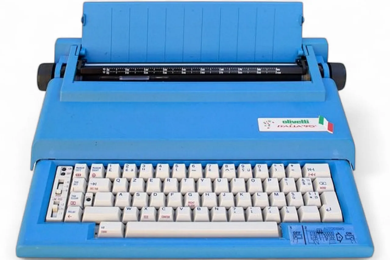 Macchina da scrivere elettrica Italia 90 di Mario Bellini e Alessandro Chiarato per Olivetti, anni '90 8