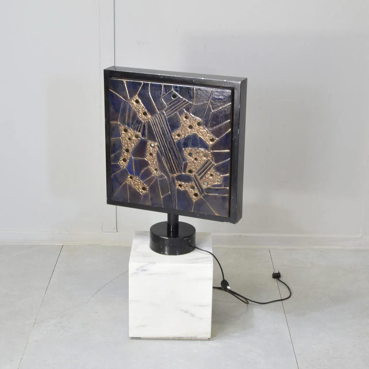 Sculptural table lamp by Valdelsa, 1970s 1