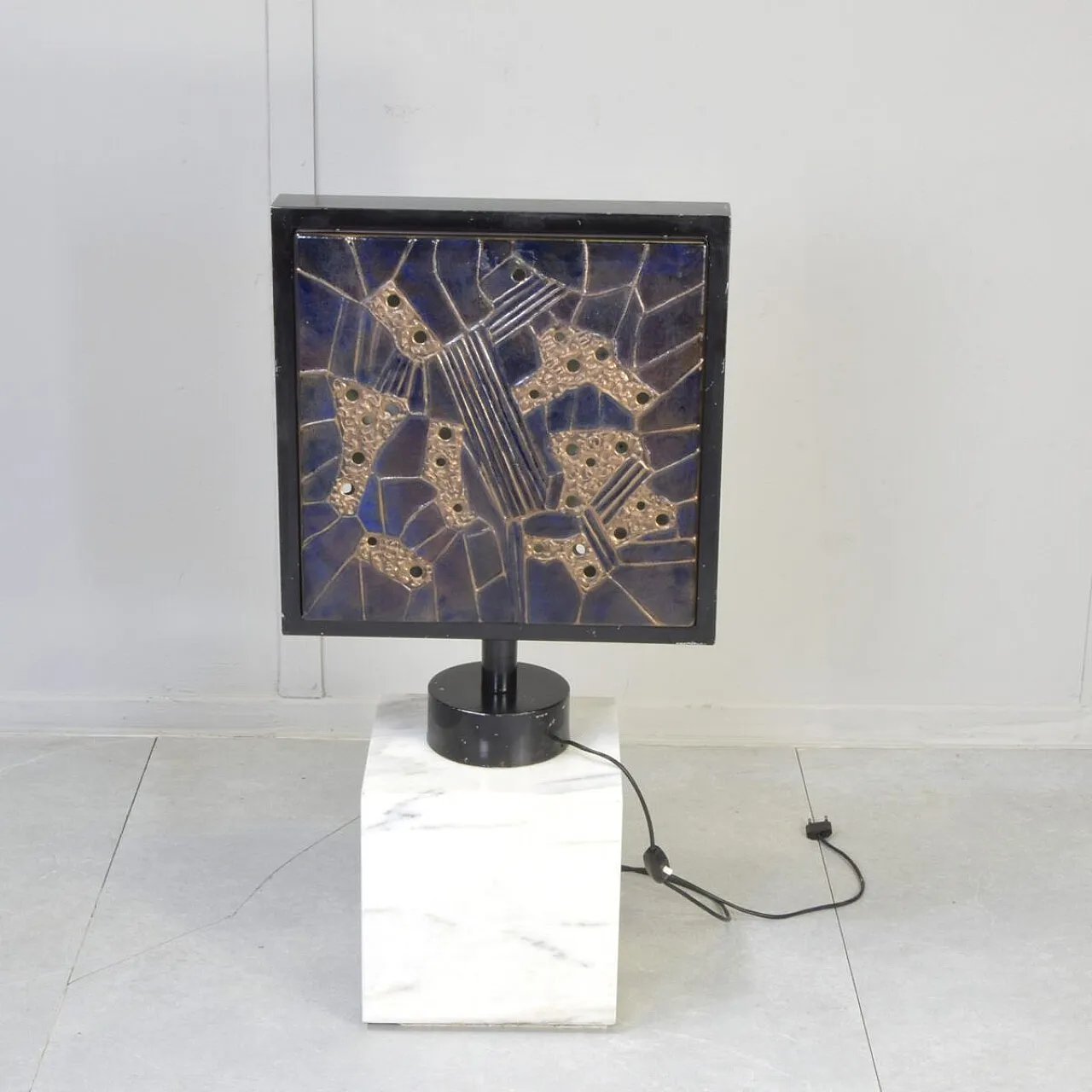 Sculptural table lamp by Valdelsa, 1970s 3