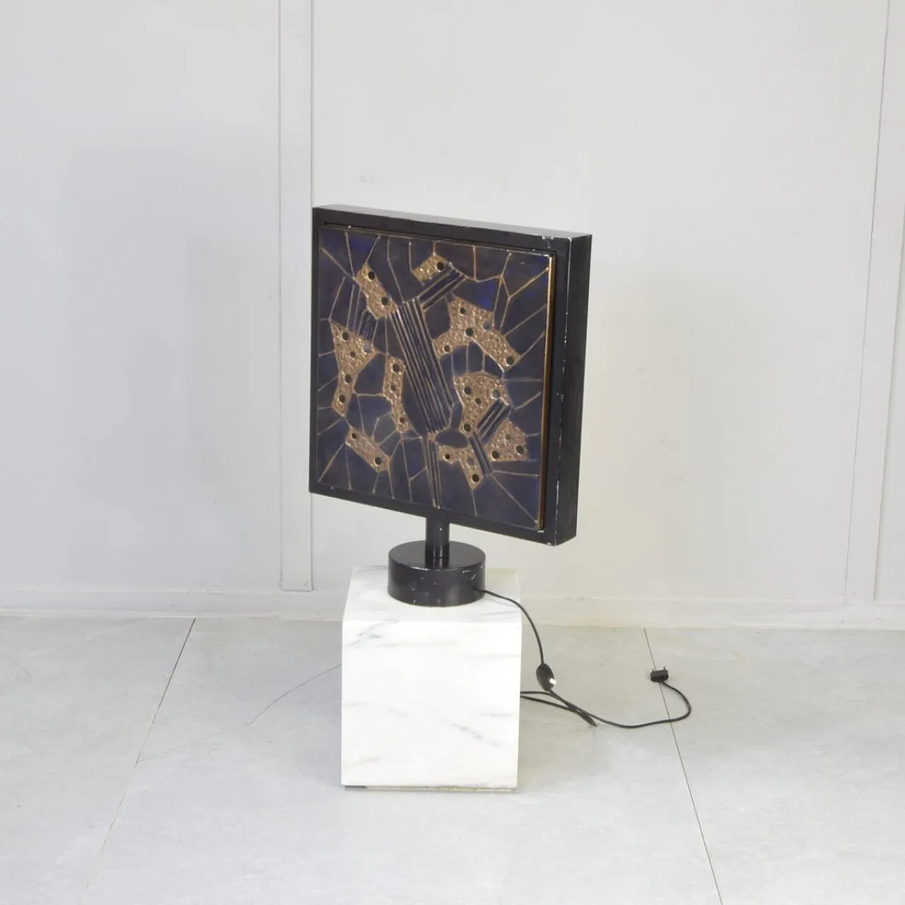 Sculptural table lamp by Valdelsa, 1970s 5