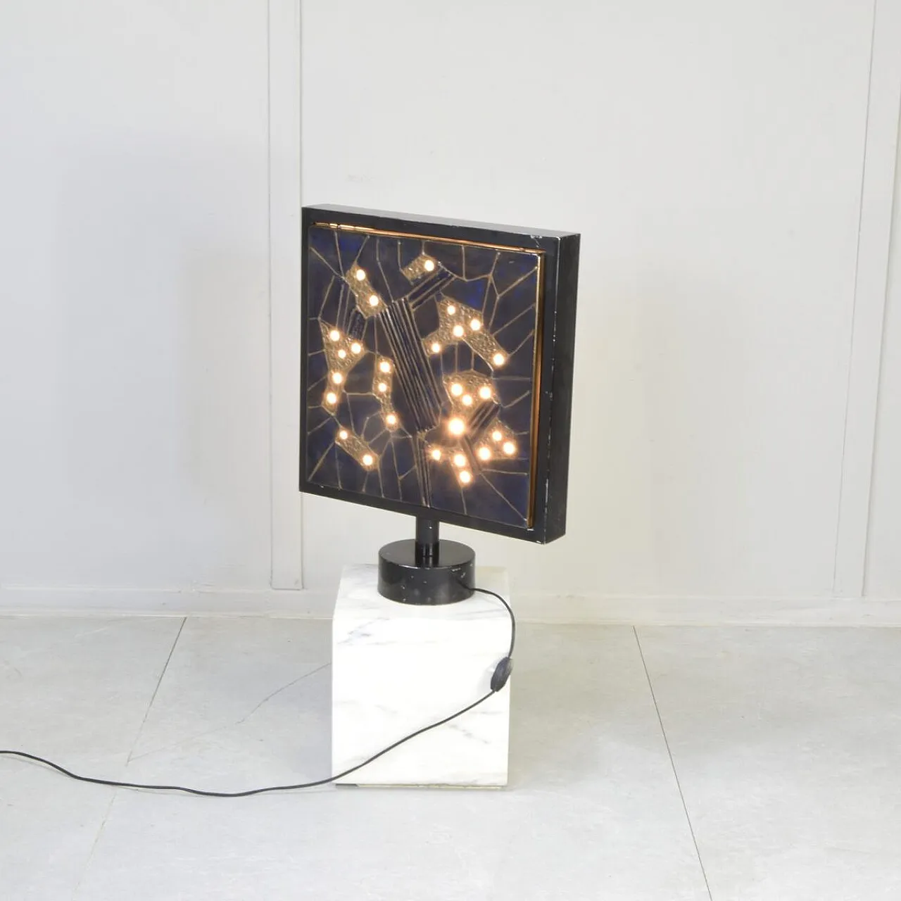 Sculptural table lamp by Valdelsa, 1970s 6