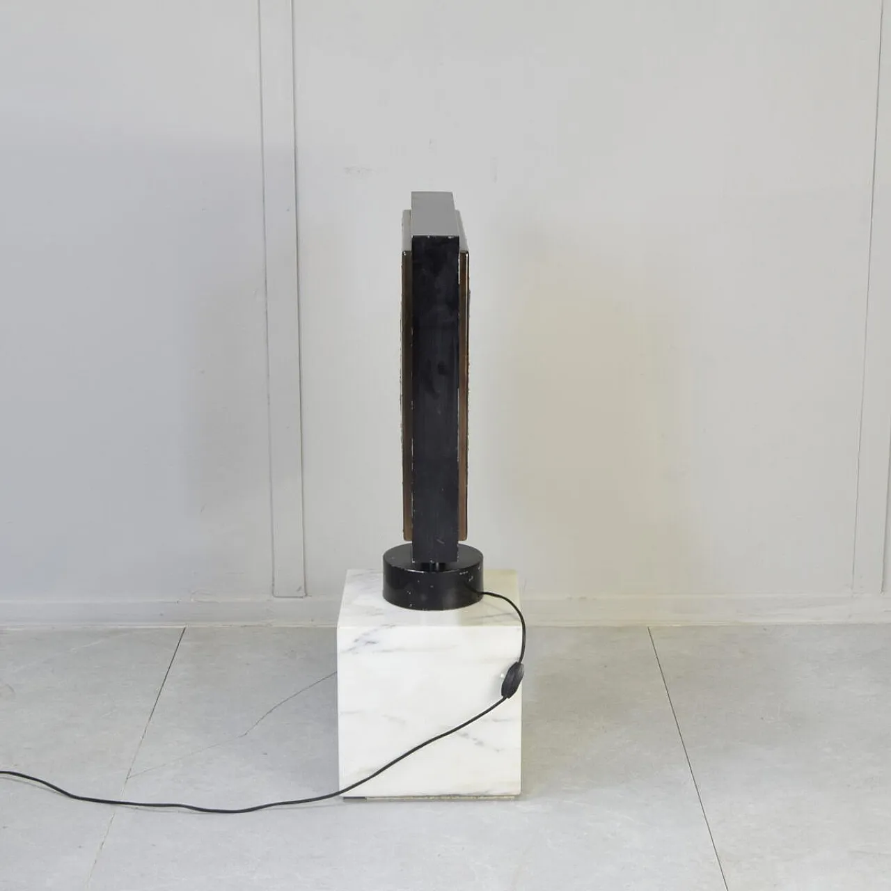 Sculptural table lamp by Valdelsa, 1970s 8