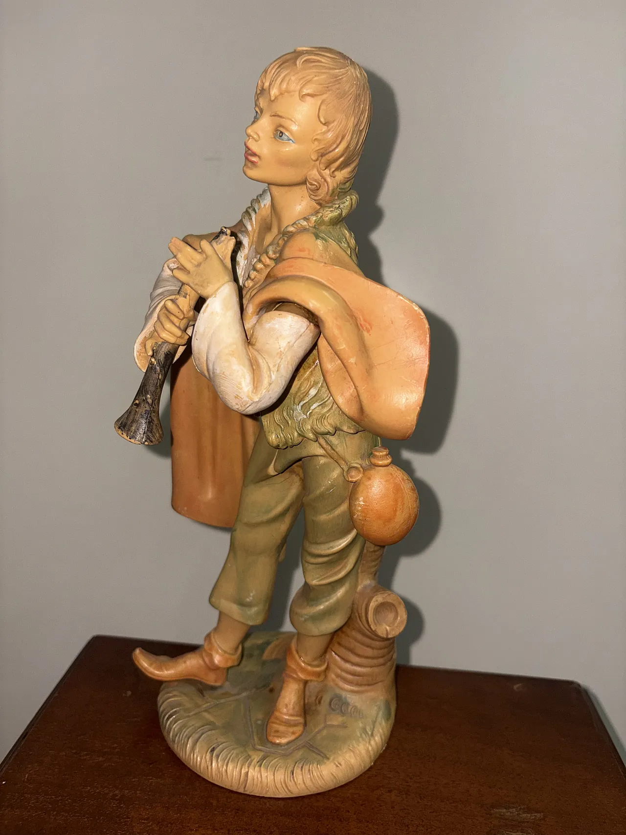 Pifferaio in plastica dura, metà '900 2