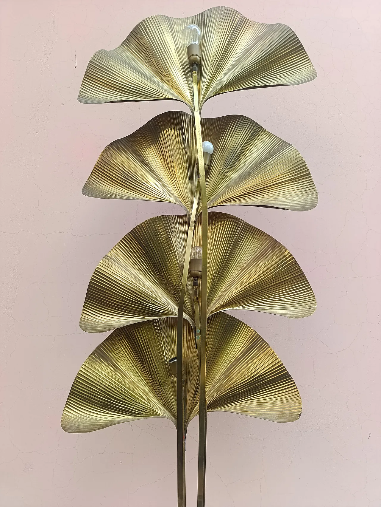 Lampada da terra in ottone di Tommaso Barbi, anni '70 4
