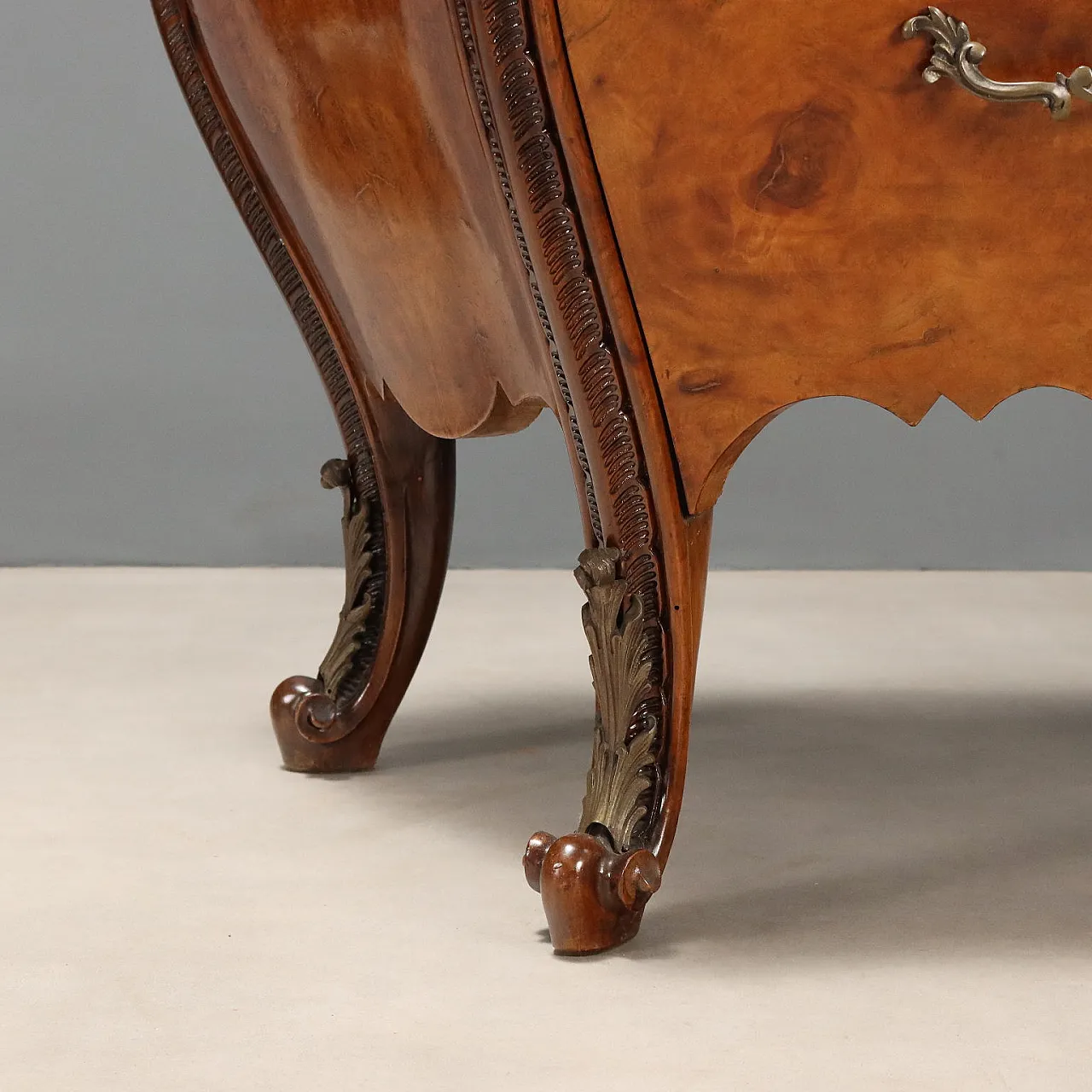 Pair of style dressers, 19th century 8