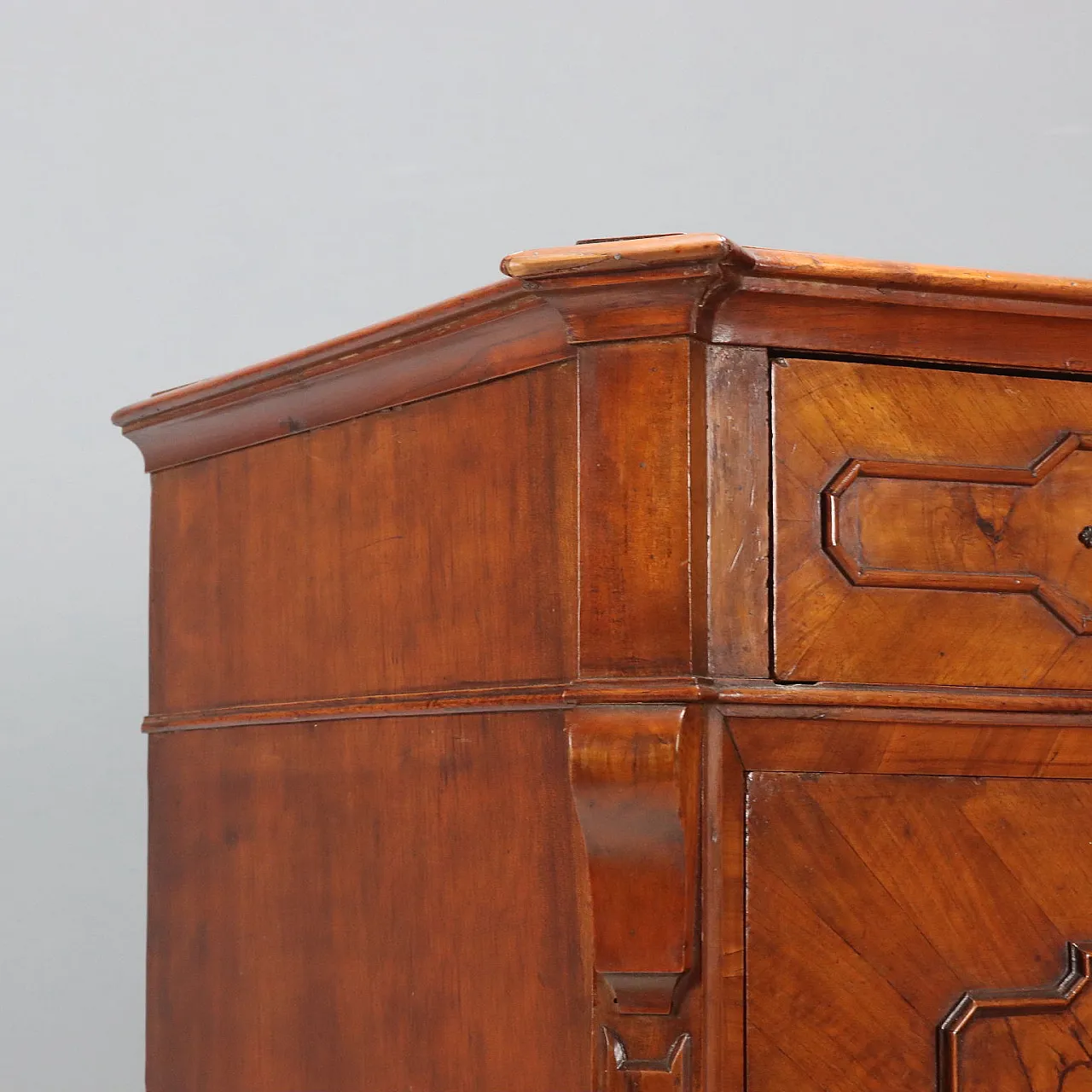 Umbertino chest of drawers in walnut and walnut root, 19th century 5