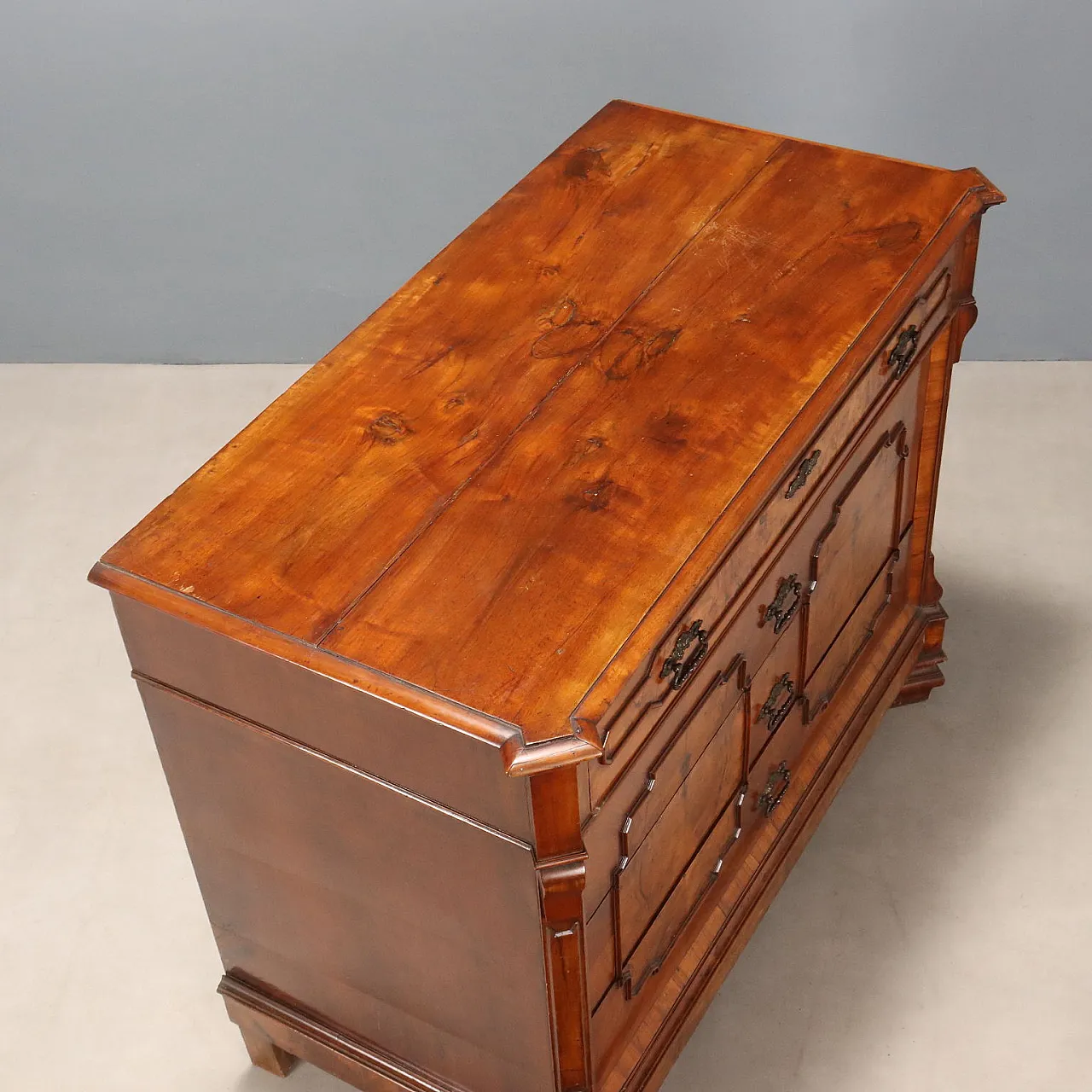 Umbertino chest of drawers in walnut and walnut root, 19th century 9