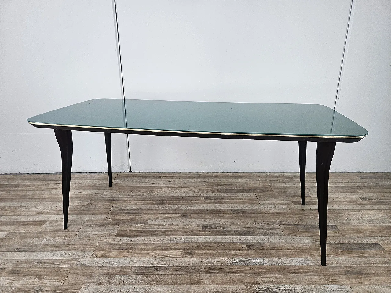 Tavolo da pranzo Mid Century in mogano con piano in vetro verdeacqua 1