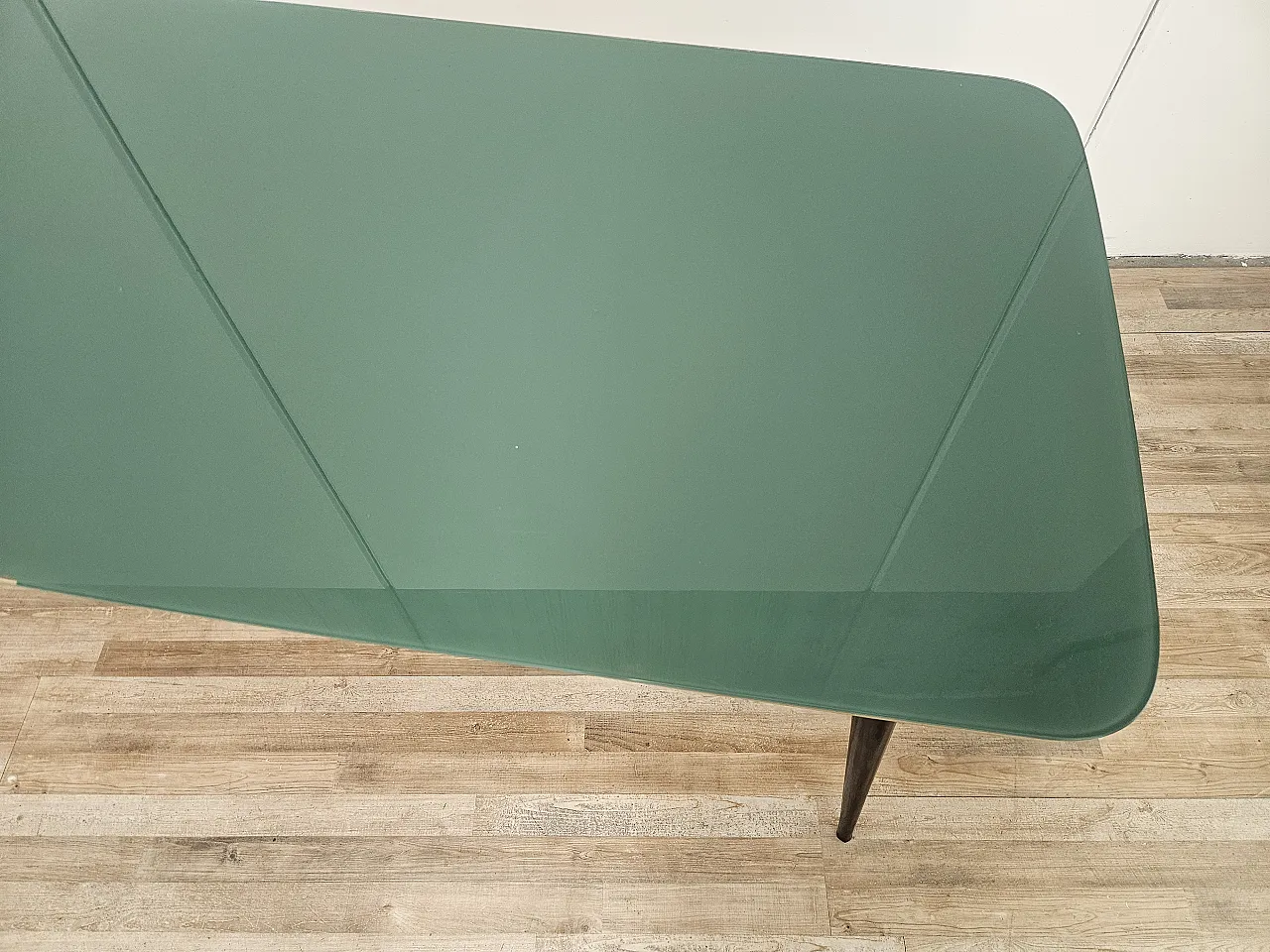 Tavolo da pranzo Mid Century in mogano con piano in vetro verdeacqua 4