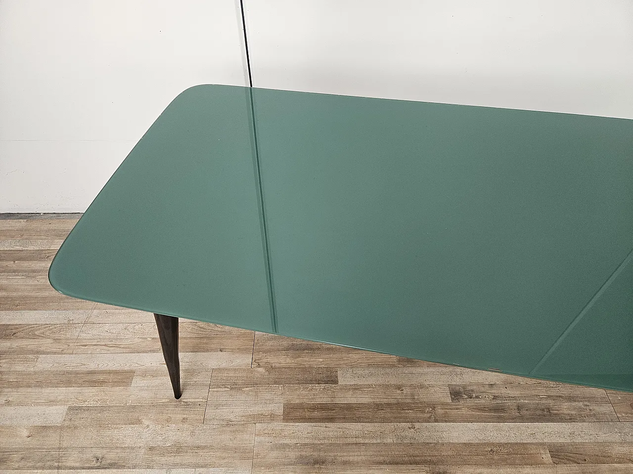 Tavolo da pranzo Mid Century in mogano con piano in vetro verdeacqua 5