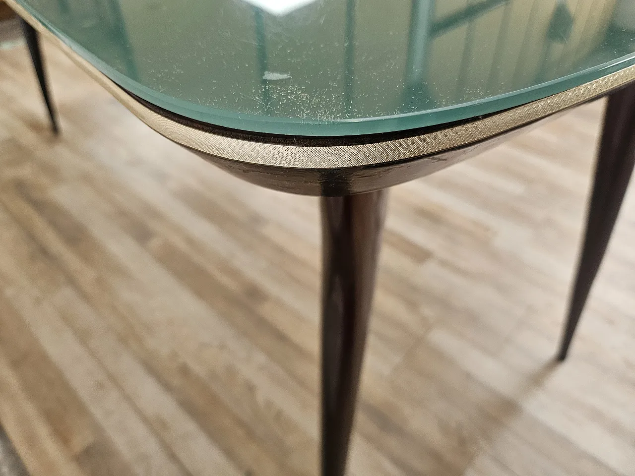 Tavolo da pranzo Mid Century in mogano con piano in vetro verdeacqua 18