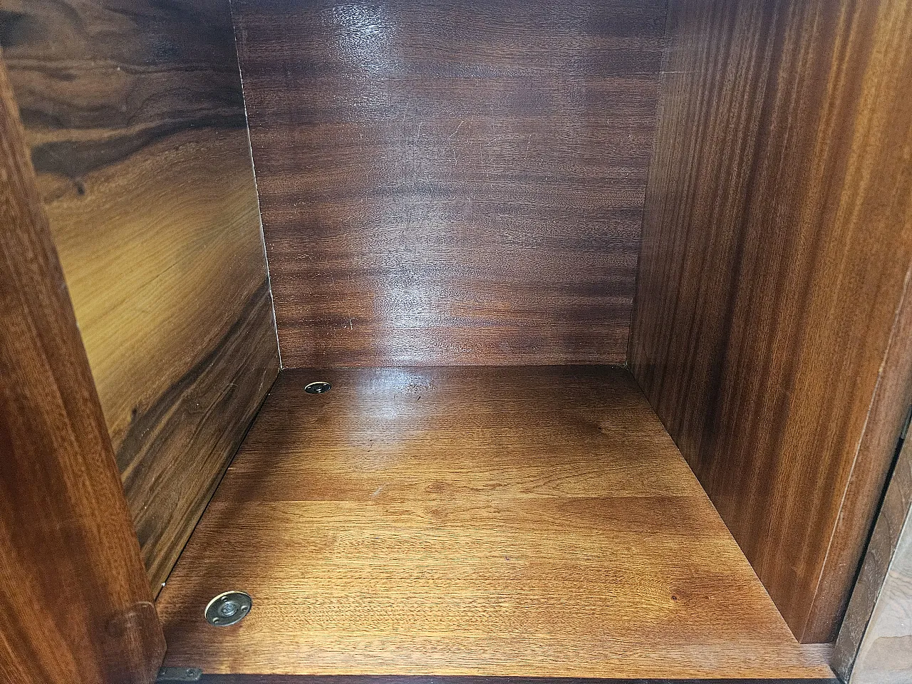 Credenza Mid-Century anni ’50 in mogano con vetro verde acqua 13