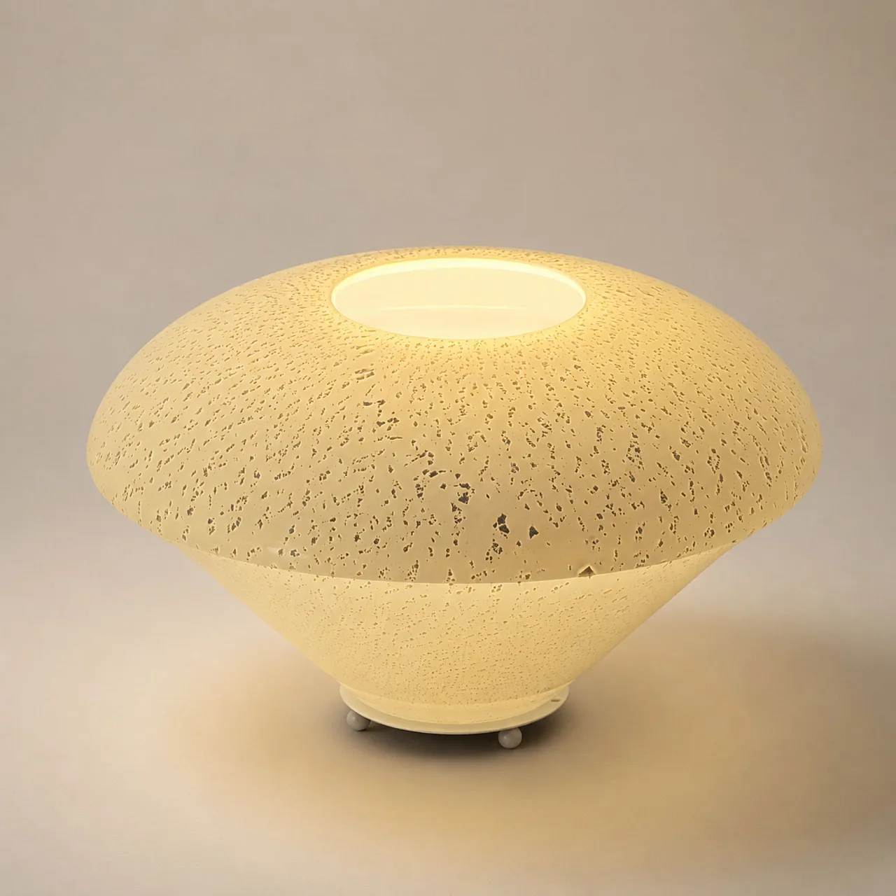 Lampada anni ’70 in vetro di Murano bianco e foglia d’argento 3