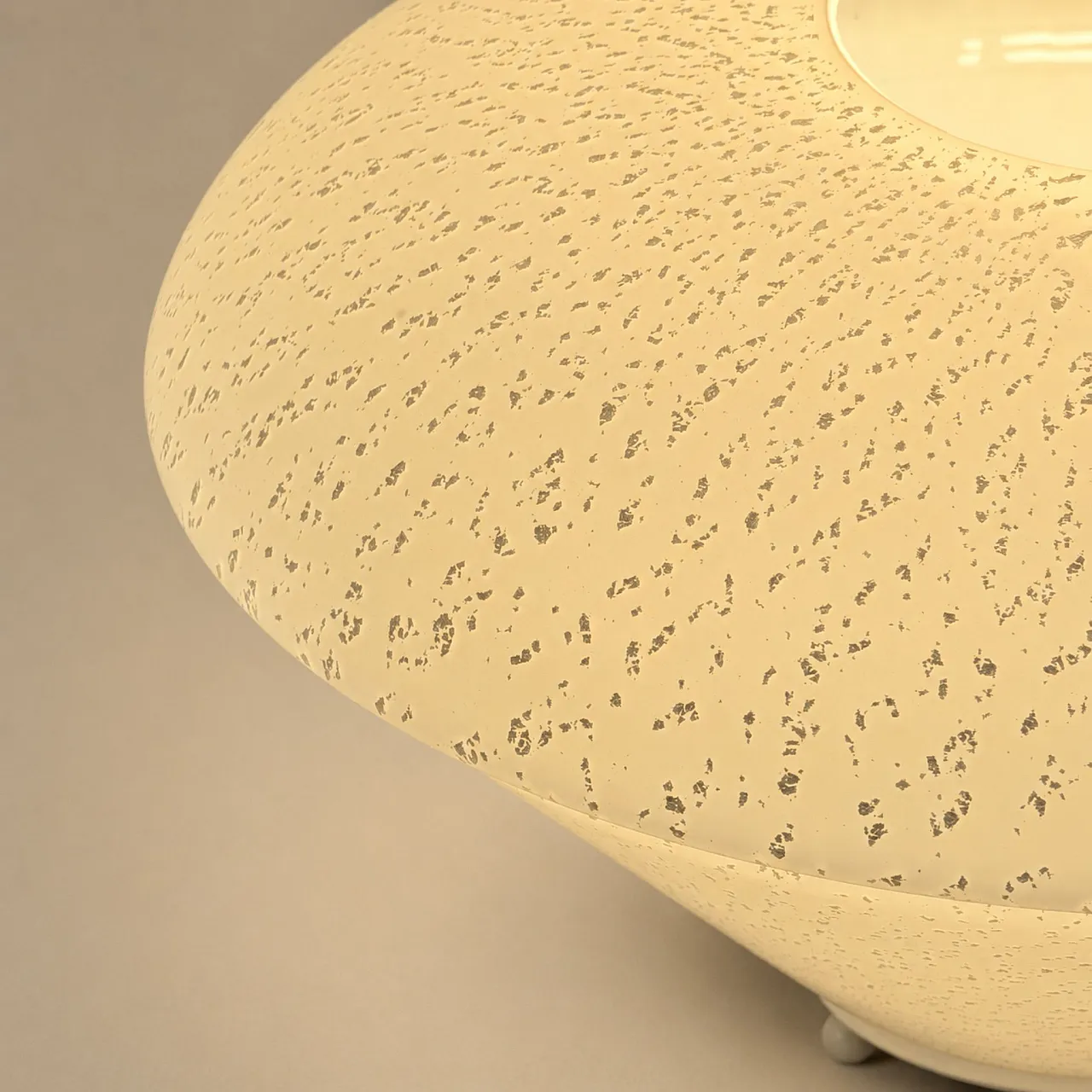 Lampada anni ’70 in vetro di Murano bianco e foglia d’argento 8
