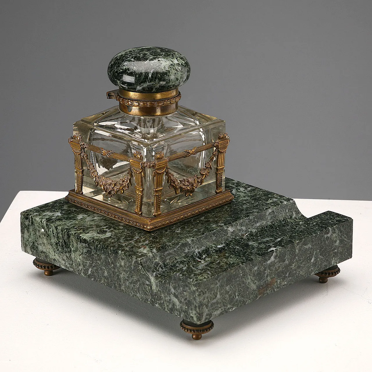 Green marble inkwell, 19th century 4
