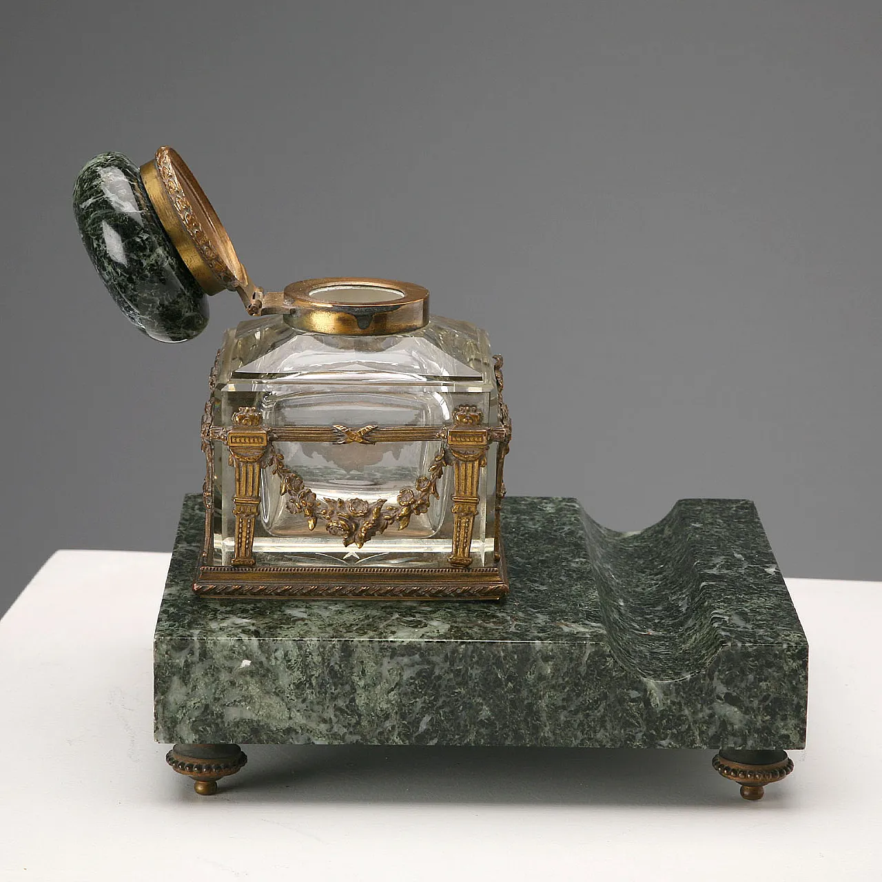 Green marble inkwell, 19th century 5