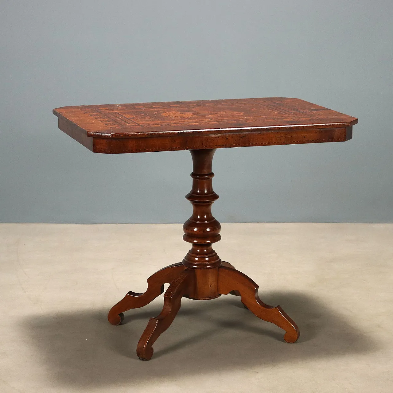 Walnut center table, 20th century 1