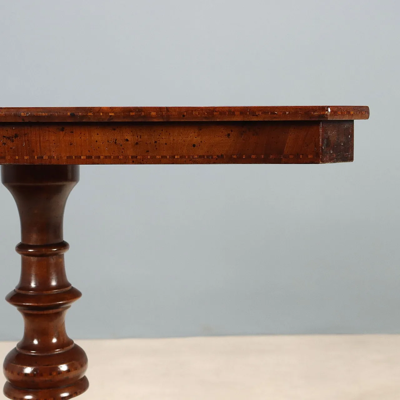 Walnut center table, 20th century 5