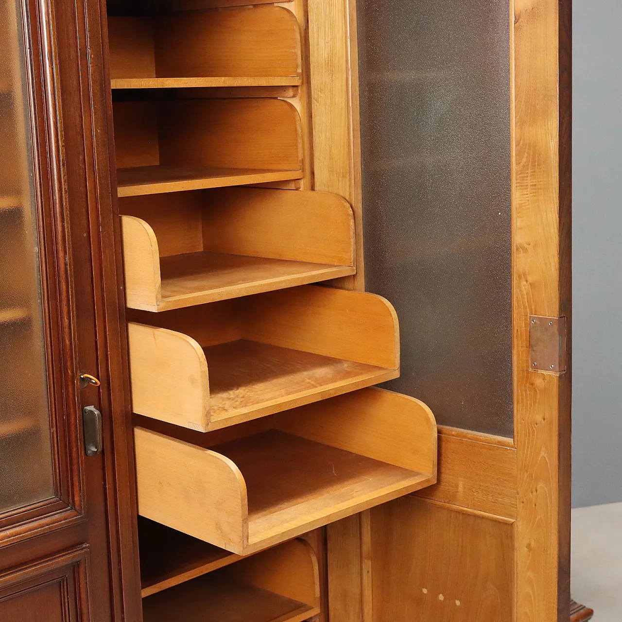 Neo-Renaissance style bookcase, 20th century 5