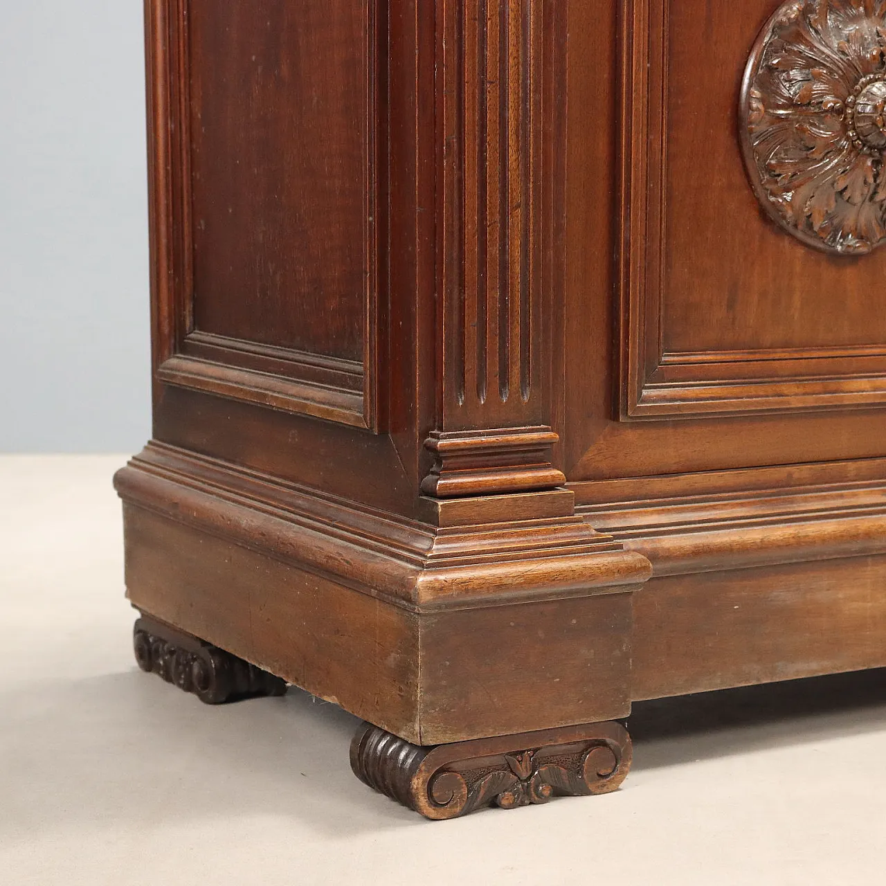 Neo-Renaissance style bookcase, 20th century 10