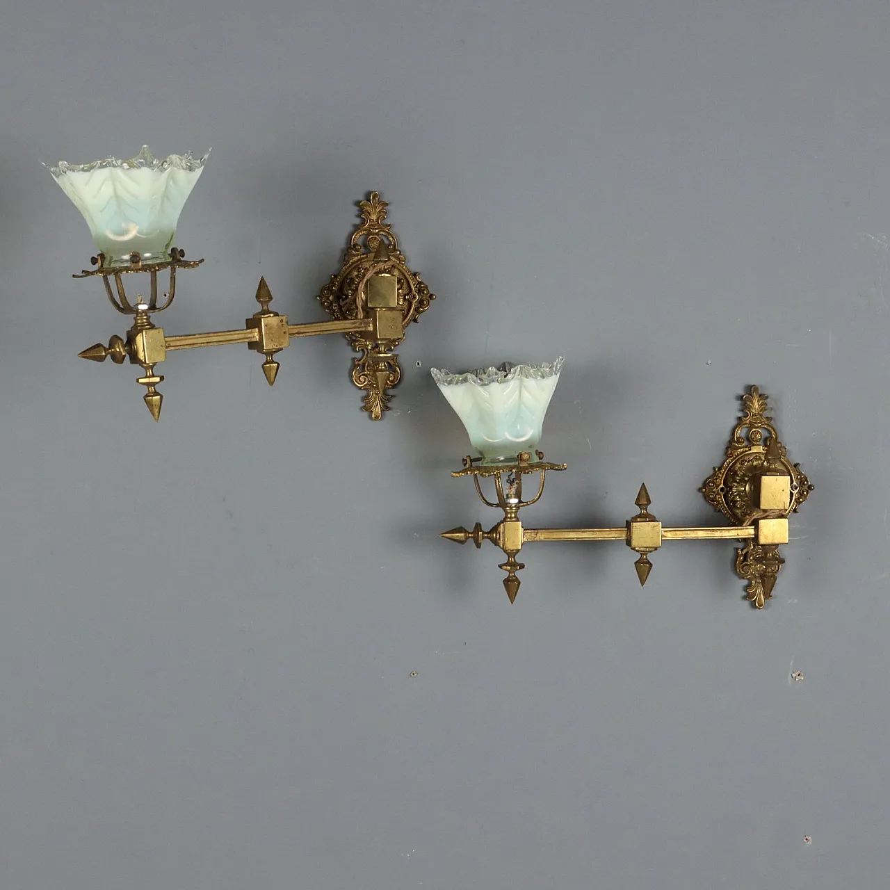 Pair of style appliques, 20th century 3